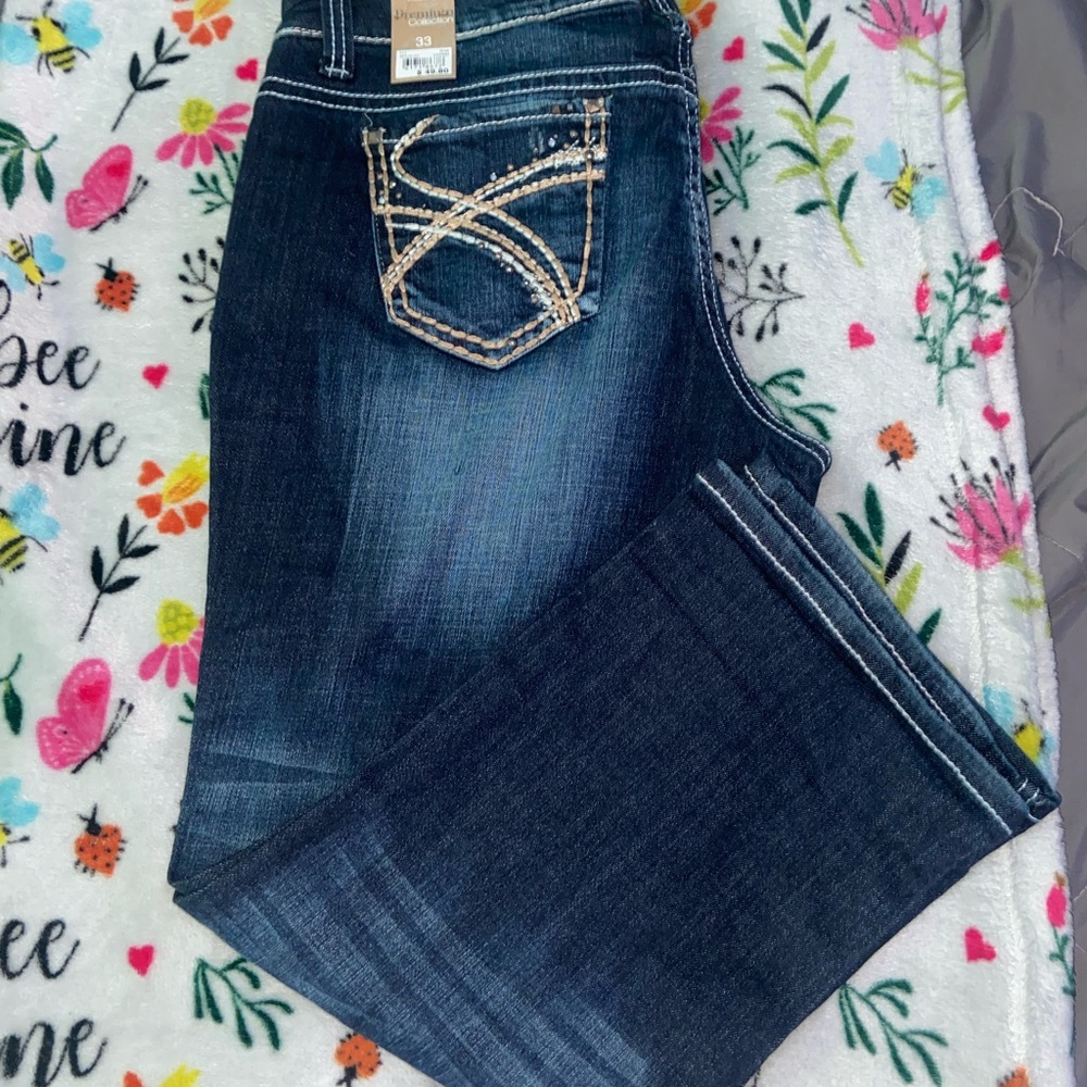 Dakota
Made to Live in, Style You'll Love
Regular Fit